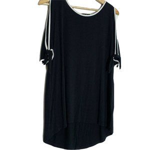 Cable & Gauge Cold-Shoulder Relaxed/Lightweight Oversized Top